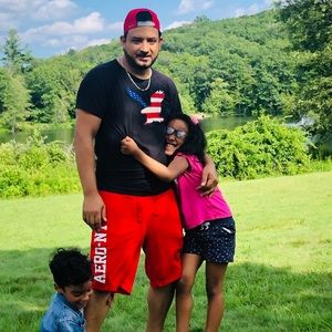 Meet your Posher, Manuel